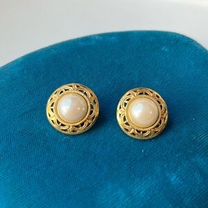 025 Vintage faux pearl and brass pierced earrings intricate high quality